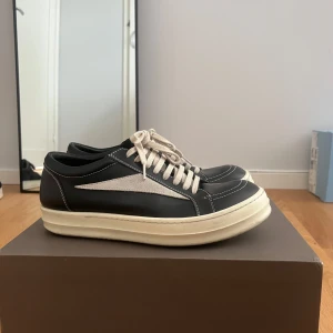 Rick owens vans - Riktigt feta Ricks i fint skick, inte säker på äktehet men boxen har Scan med mera