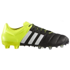 ACE 15.2 FG/AG LEATHER  ”Limited edition” - Ett par riktigt snygga fotbollskor som jag köpte för längesen. Adidas 15.2 läderskor som är riktigt sköna för foten🤗 Skorna är använda på konstgräs därför är dom lite svart på hälen, skorna kan både användas på konst/ riktigt gräs🤝 ”Limited edition”