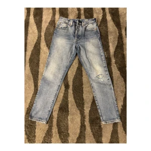 Levi’s jeans i strl W26/L28 - Bra skick! Dessvärre lite stora för mig, så jag behöver sälja dem.