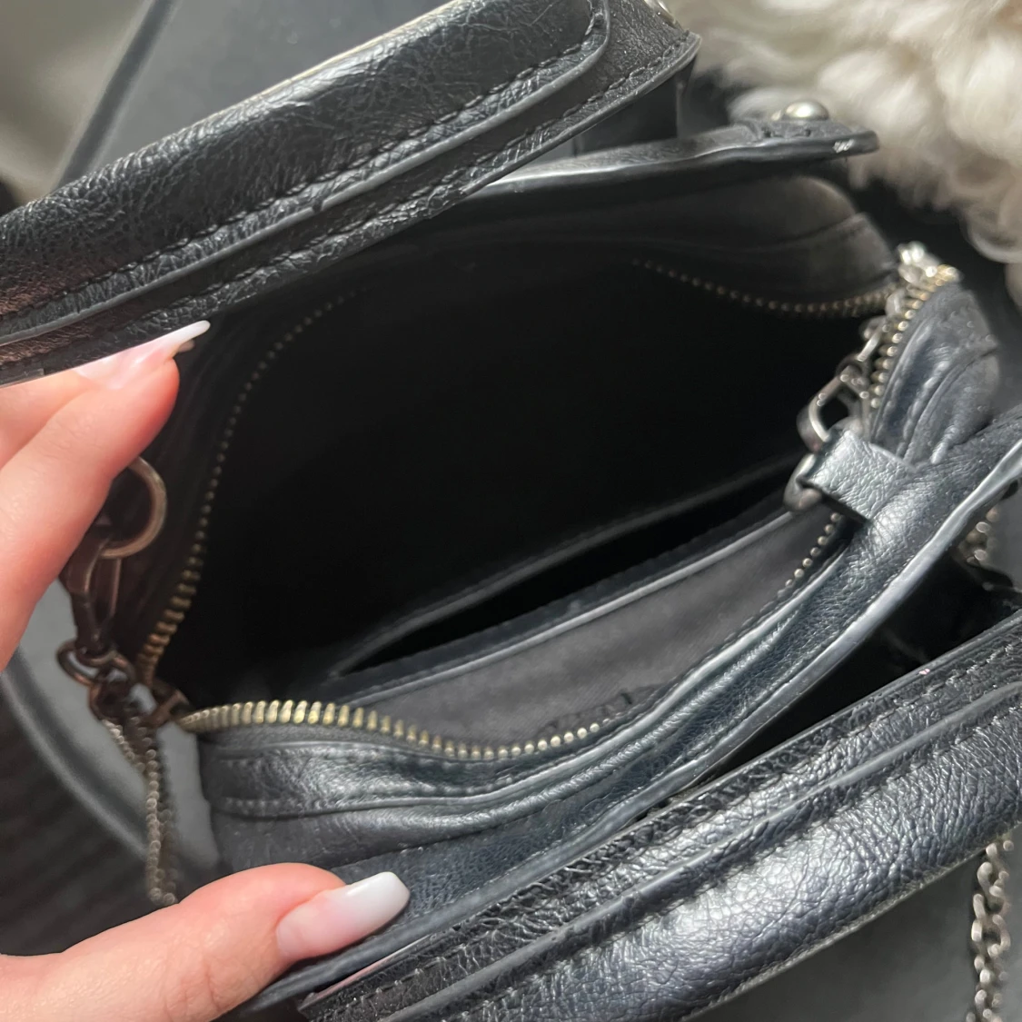 Svart väska Zara - 1