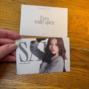 Twice Sana Message Card - Kort i ett litet kuvert från Eyes Wide Open album 