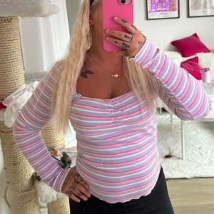 Långärmad tröja  - Från Bubbleroom, strl S. Aldrig använd 