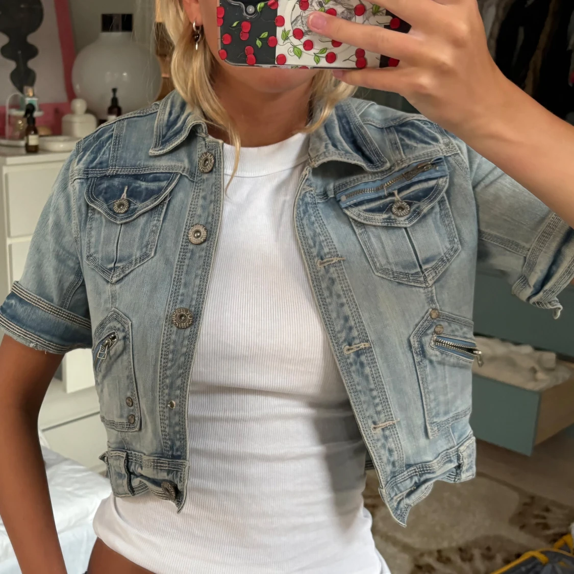 Croppad jeansjacka med kort ärm - 2