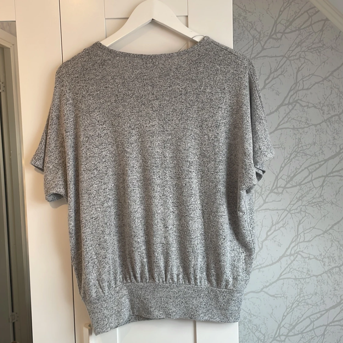 Gråmelerad stickad tröja Stories - 1