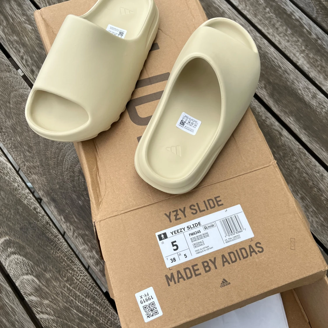 Adidas Yeezy Slide i beige