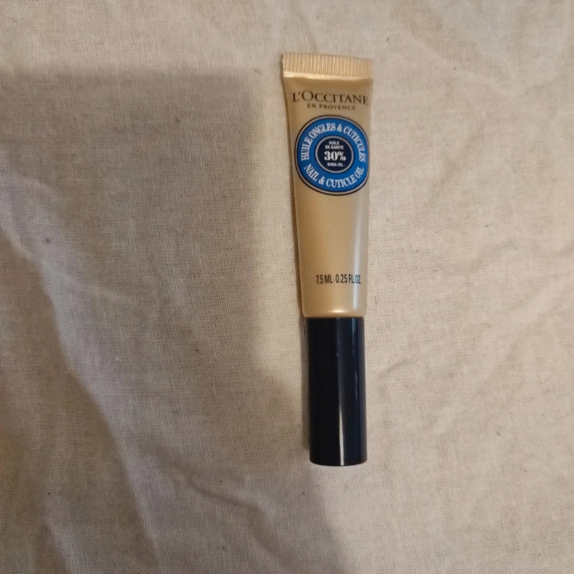 L'Occitane nagel- och nagelbandsolja