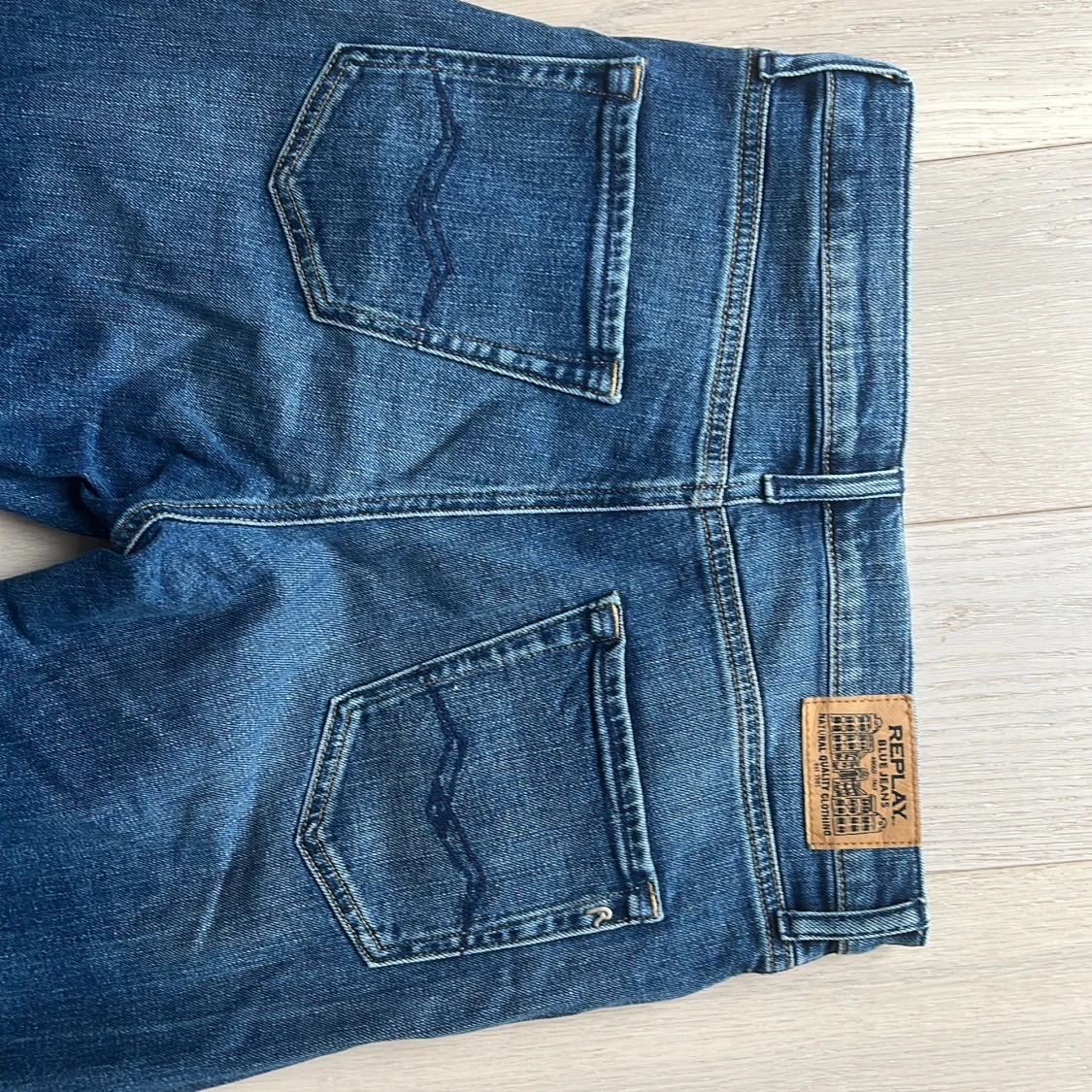 Blå raka jeans från Replay - 3