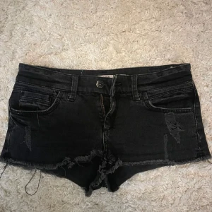 Jeansshorts - Säljer då de inte kommer till användning 💕