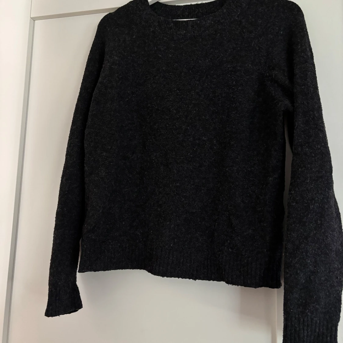 Svart stickad tröja från Vero Moda