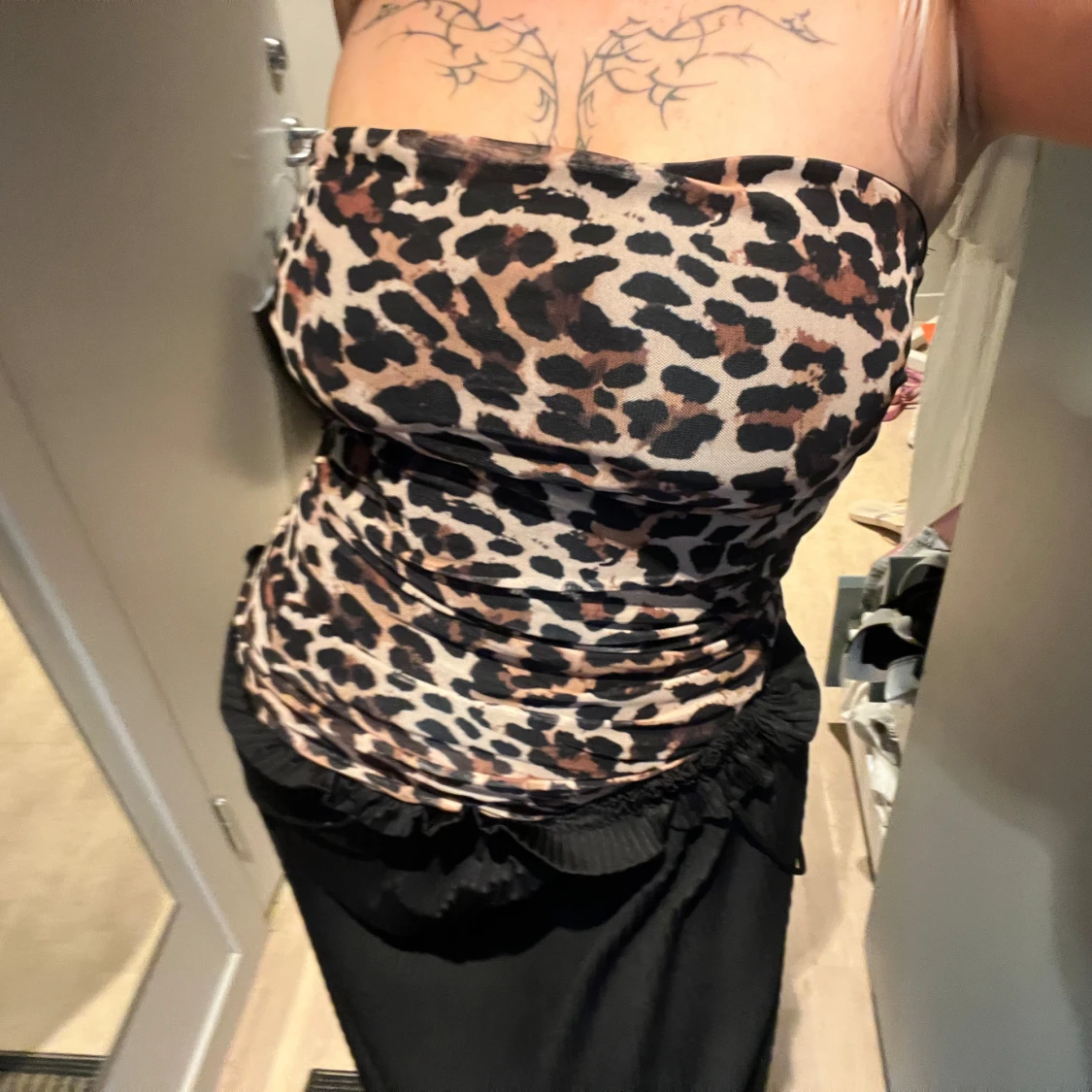 Leopardmönstrad tubtopp i beige och svart