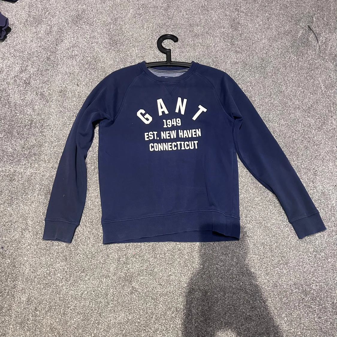 Mörkblå sweatshirt från GANT