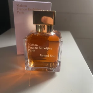 Grand soir - Grand Soir från MFK, köpt direkt från deras hemsida. 70/70 ml. Extremt fin doft. 