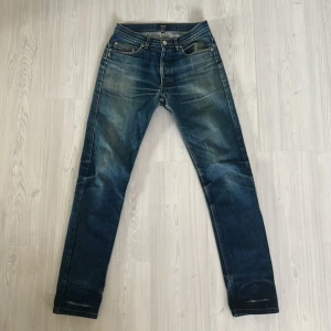 A.P.C Selvedge Denim - Tja säljer ett par vintage A.P.C jeans i storlek W28 för endast 699kr! Pris är ej hugget i sten, hör av er i dm vid funderingar 🙌