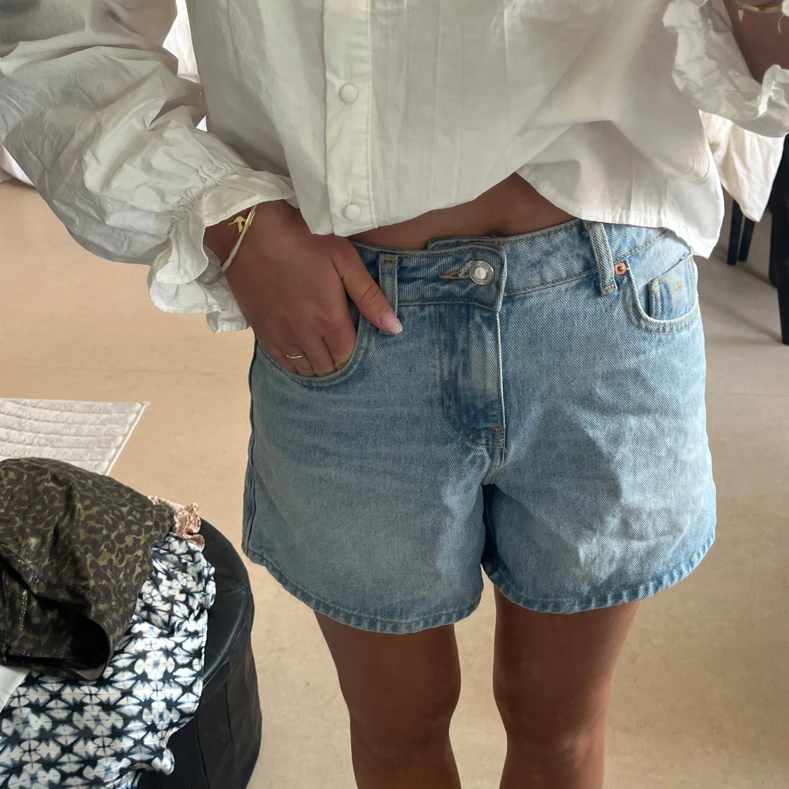 Ljusblå jeansshorts från Zara