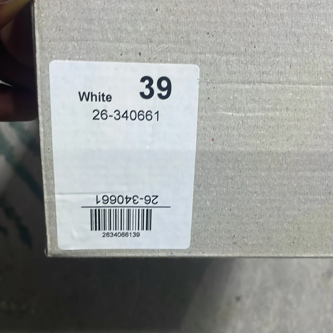 Vita slip-on sneakers från Pace, strl 39 - 2