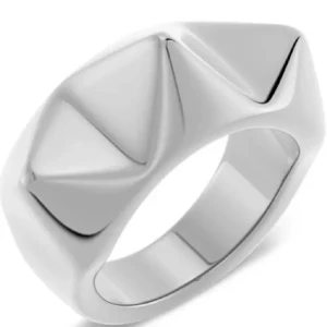  Silverring från Edblad  - Silver ring från Edblad. Kostar 400kr men säljer för 150kr då jag inte använder silver. Ringen är använd men i bra skick. Skriv för fler bilder💕skickar ringen i original box. Kan diskutera pris 
