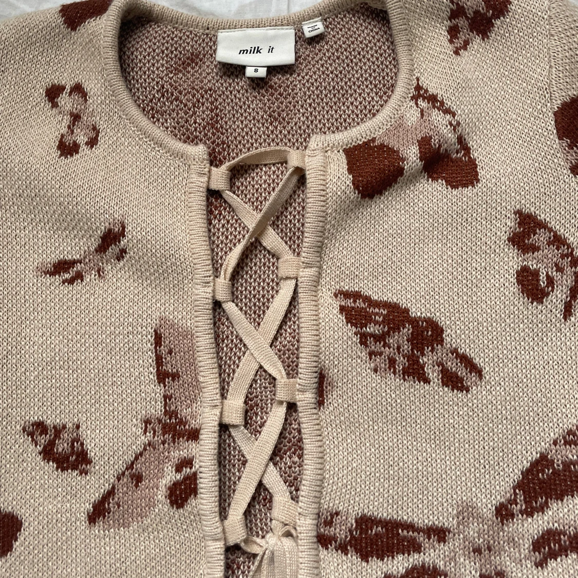 Beige kofta med fjärilsmönster och snörning, Milk It - 3