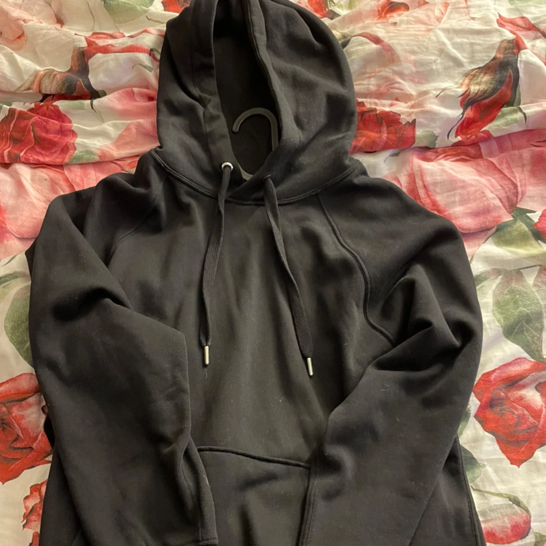 Svart hoodie från H&M Divided