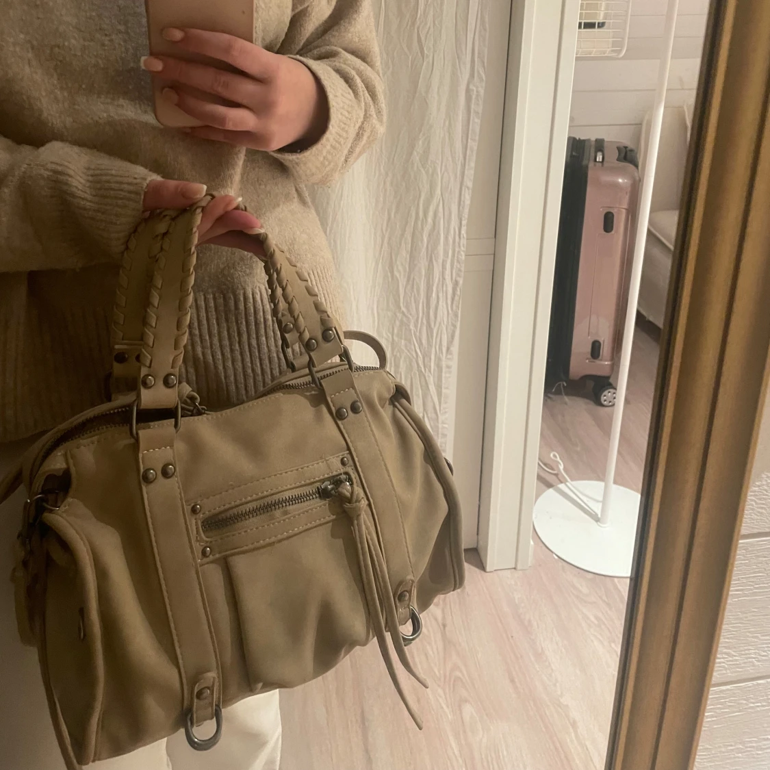 Beige väska 