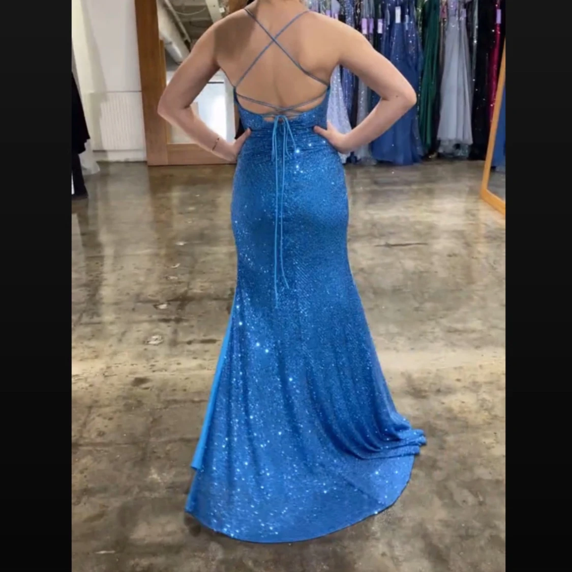 Blå glittrig långklänning - 1