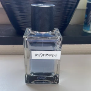 YSL Y edt 60ml - Köpt från kicks för 730kr efter rabbat. 1-2ml använt. Prefekt  sommar doft.