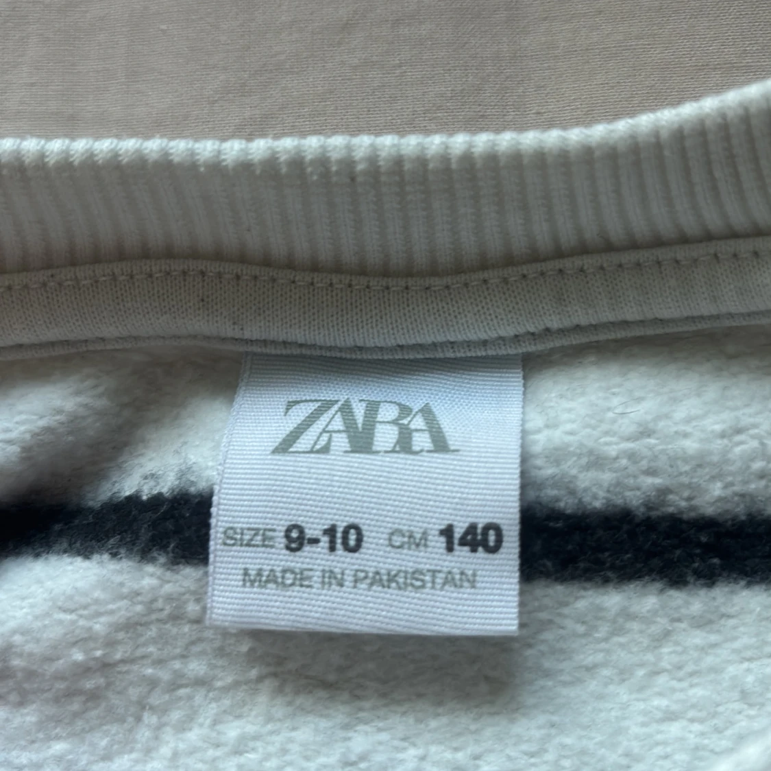 Vit och svart randig tröja från Zara - 3