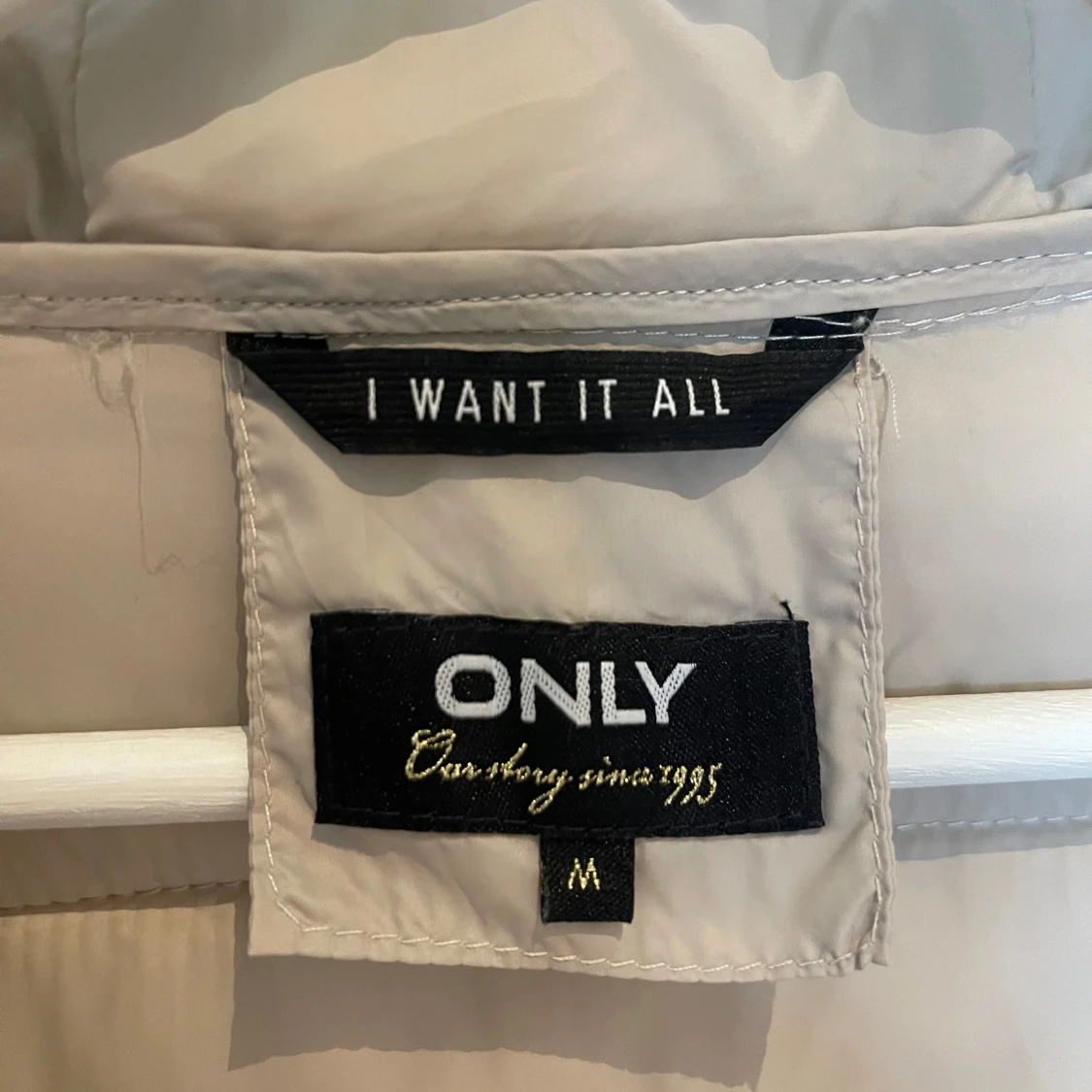 Beige dunjacka från ONLY - 2