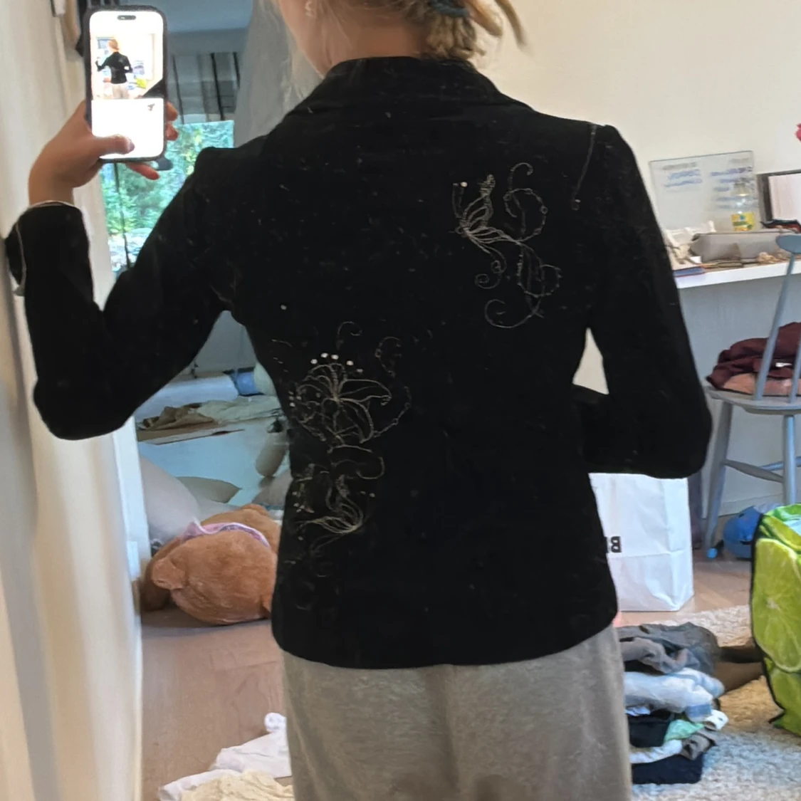 Kapphal svart blaser med silver detaljer - 1