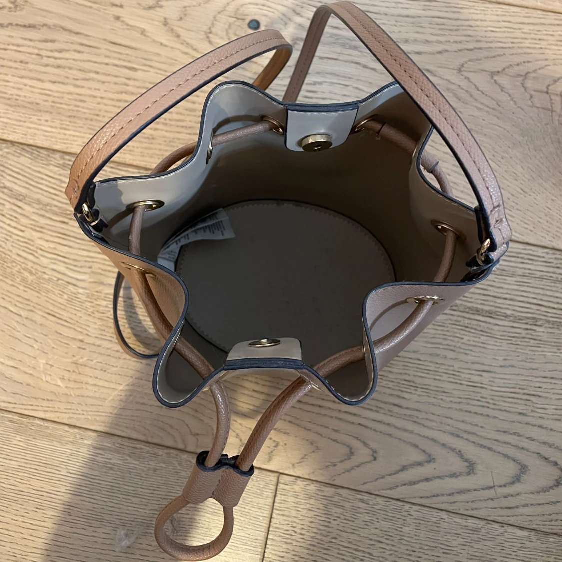 Liten handväska🤎 - 90