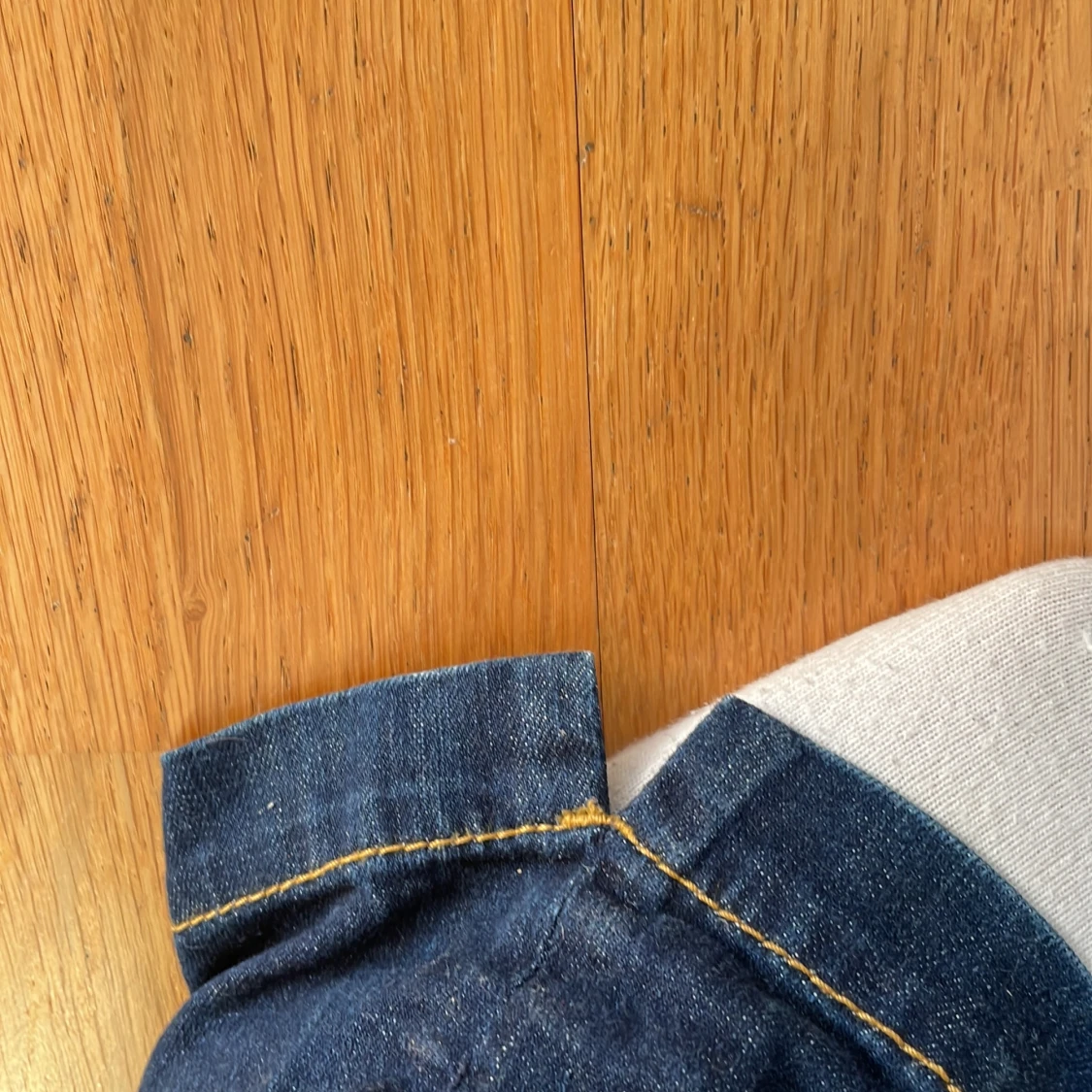 Mörkblå jeans från Fornarina - 3