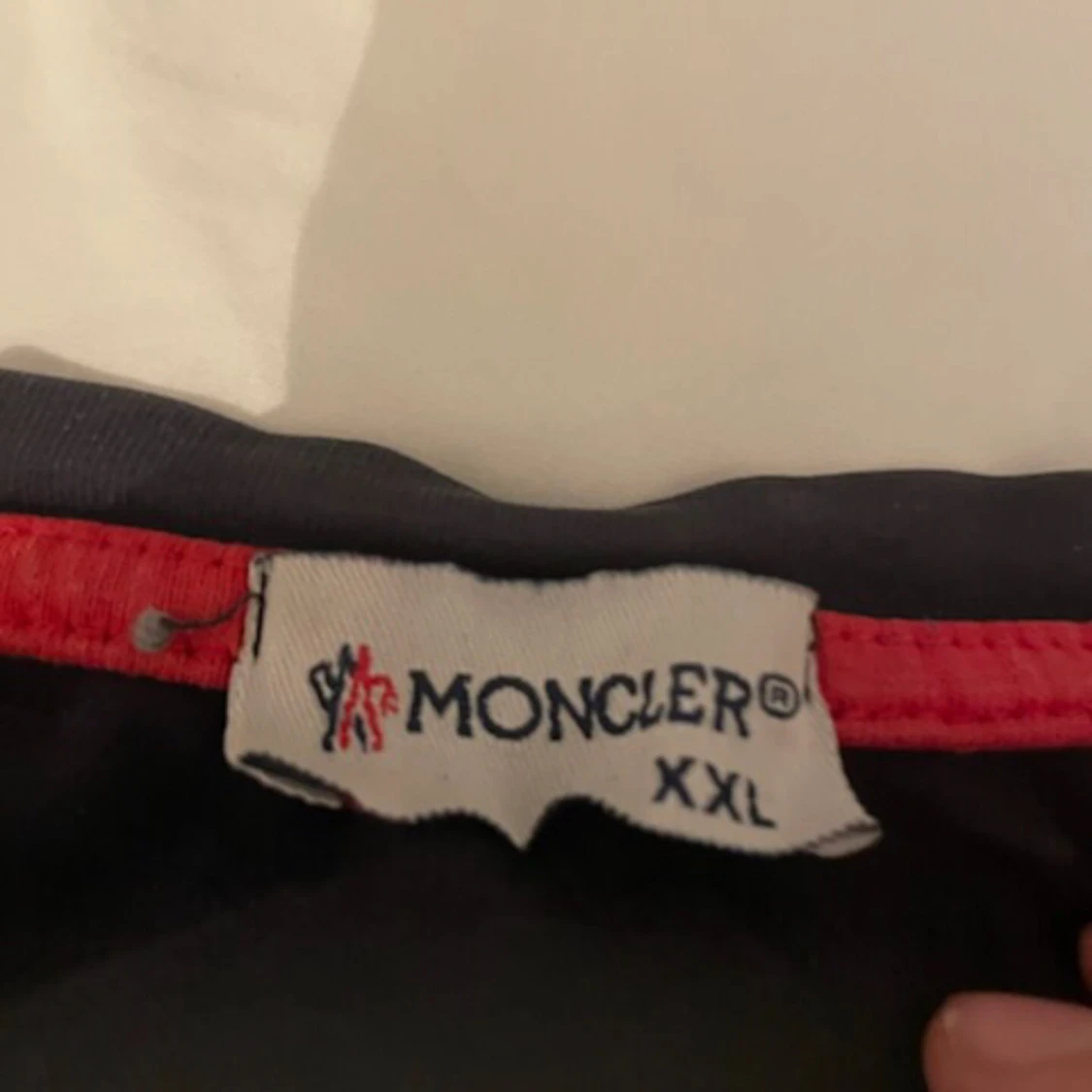 Svart t-shirt från Moncler - 2