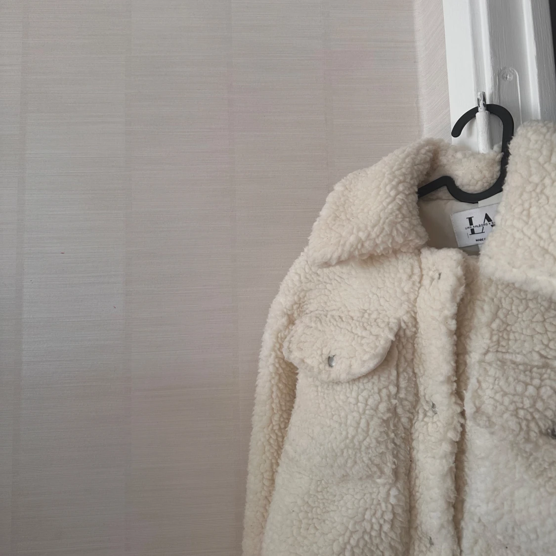 Vit teddyjacka från LA, nakd