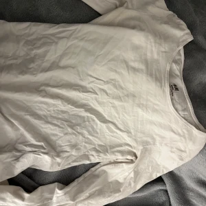 Långärmad T-shirt  - Enkel långärmad T-shirt 