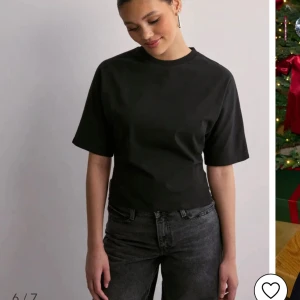 Nelly tröja  - Hej, säljer min tröja som är från Nelly, men som knappt blivit använd. Tröjan är i stl M men passar även om man har S i vanliga fall, skriv om ni vill ha mer bilder på tröjan och skicket!