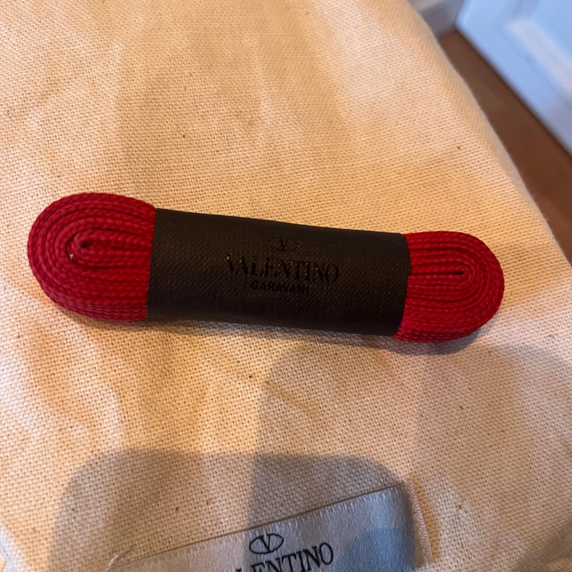 Röda Valentino Flycrews - 3