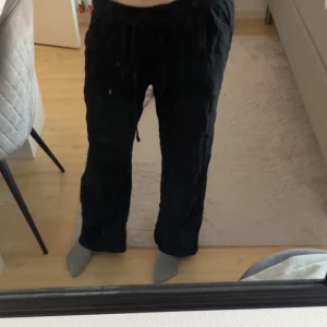 Svarta linnebyxor  - Svarta linne byxor från 157 i storlek XS. De är använda ett fåtal gånger och säljs på grund av att de inte kommer till användning. Fråga om bättre bilder om det behövs och priset kan diskuteras!