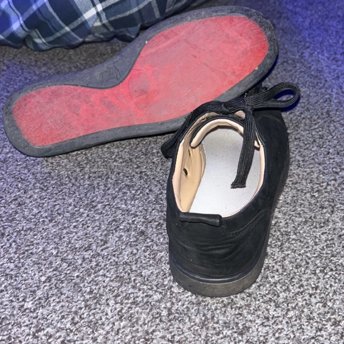 Svarta sneakers med nitar - 1