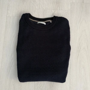 Jack & Jones  - Fin tröja som bara användes några gånger 