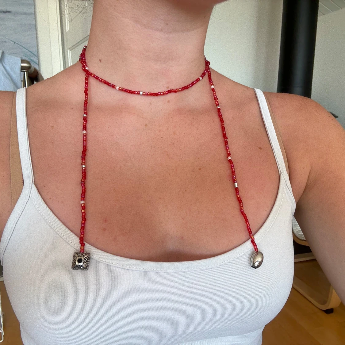 pärlhalsband med locker