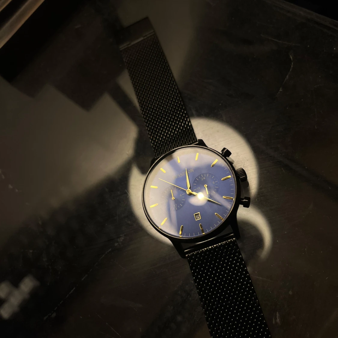 Blå och svart klocka från Besseon - 2