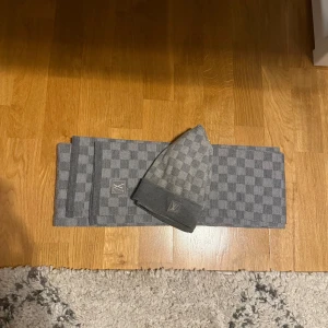 Louis Vuitton Sett - Säljer mitt sett, priset är fast, skriv vid frågor.