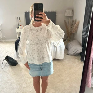 Vit blus - Superfin vit blus som tyvärr inte används🥰