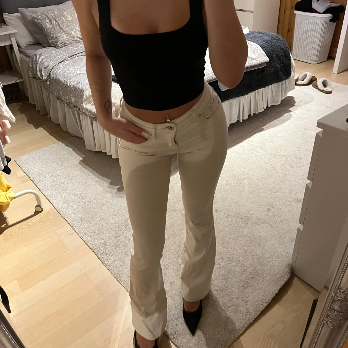 Ljusa bootcut jeans med hög midja - 3