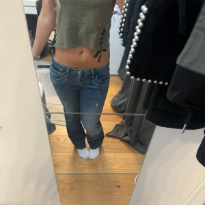 LTB jeans  - LTB jeans i modell valerie. Storlek W28 L32. De är low bootcut säljer då de inte kommer till användning. Endast använda fåtal gånger nästan som nya. Kan gå ner i pris vid snabb affär. 