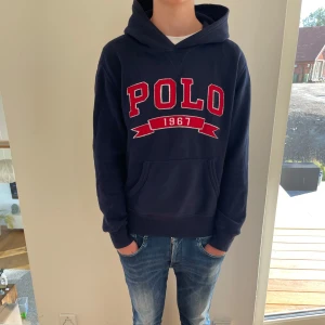 Polo Ralph lauren hoodie  - Säljer nu denna Polo Ralph lauren hoodie, skriv för fler bilder/frågor🙌🏼