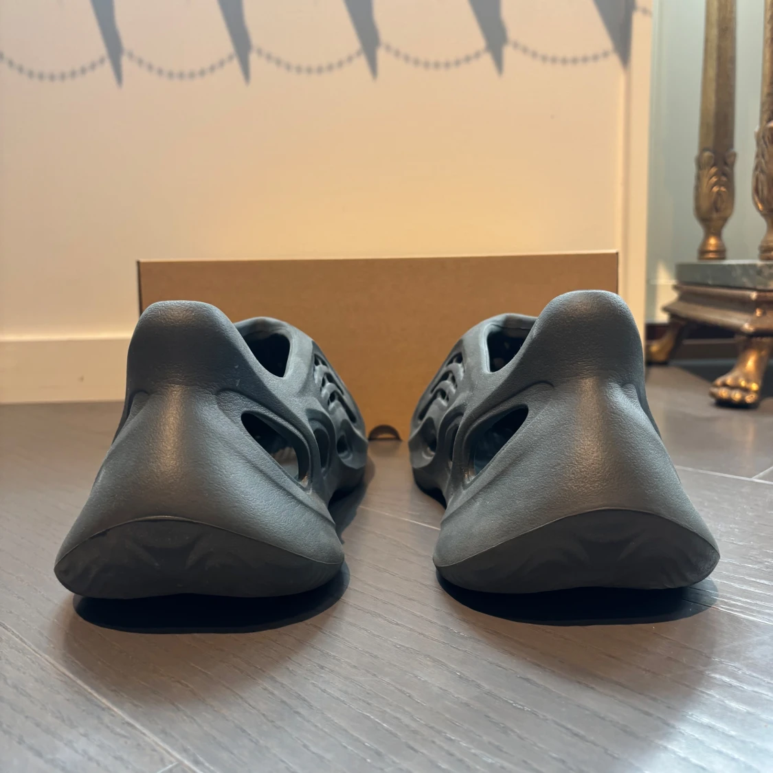 Adidas YEEZY Foam RNR Carbon - 3