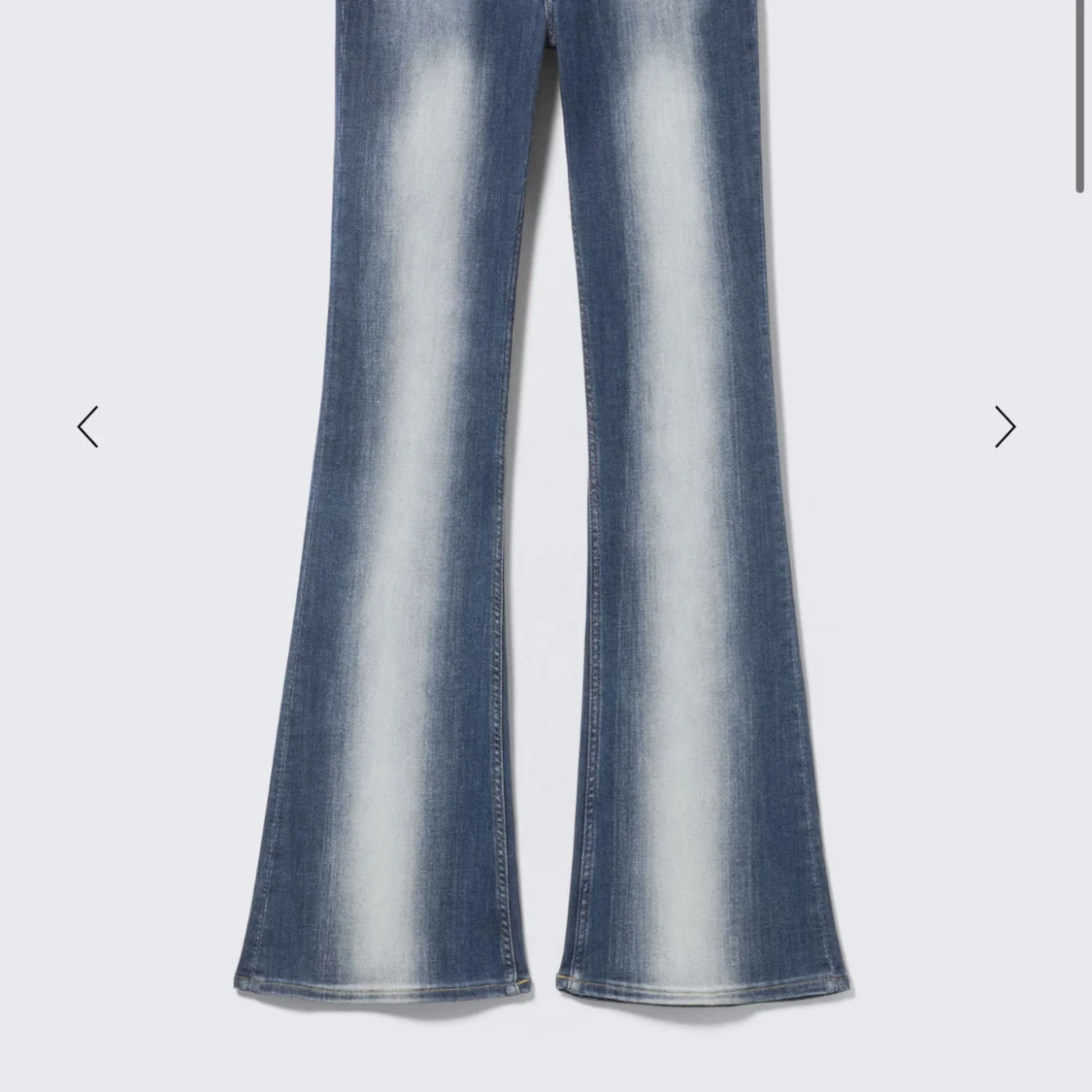 Grå och blå bootcut jeans med utsvängda ben - 1