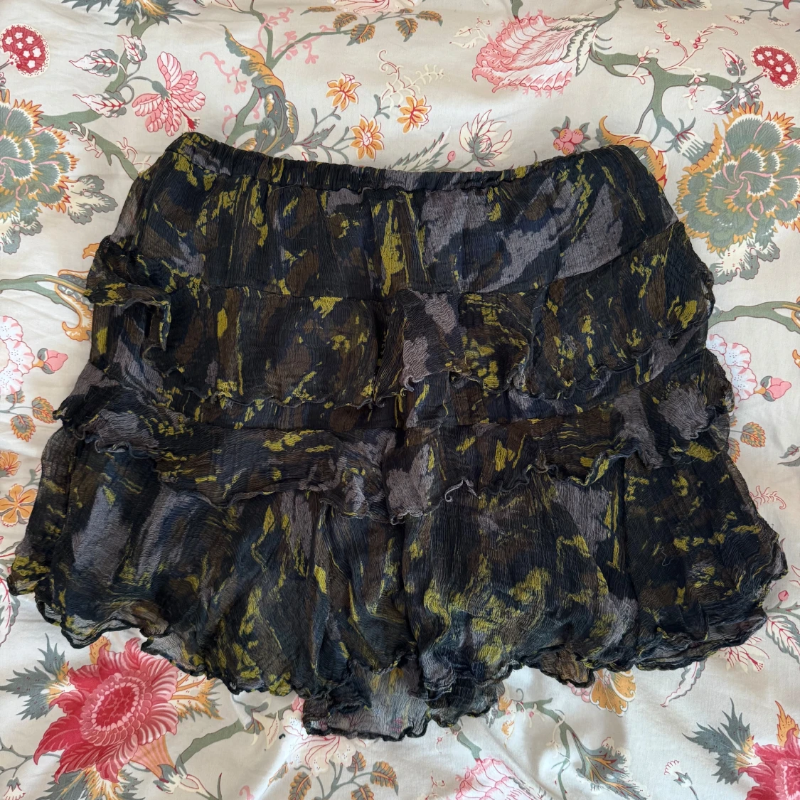 Mönstrad volangkjol från IRO - 1