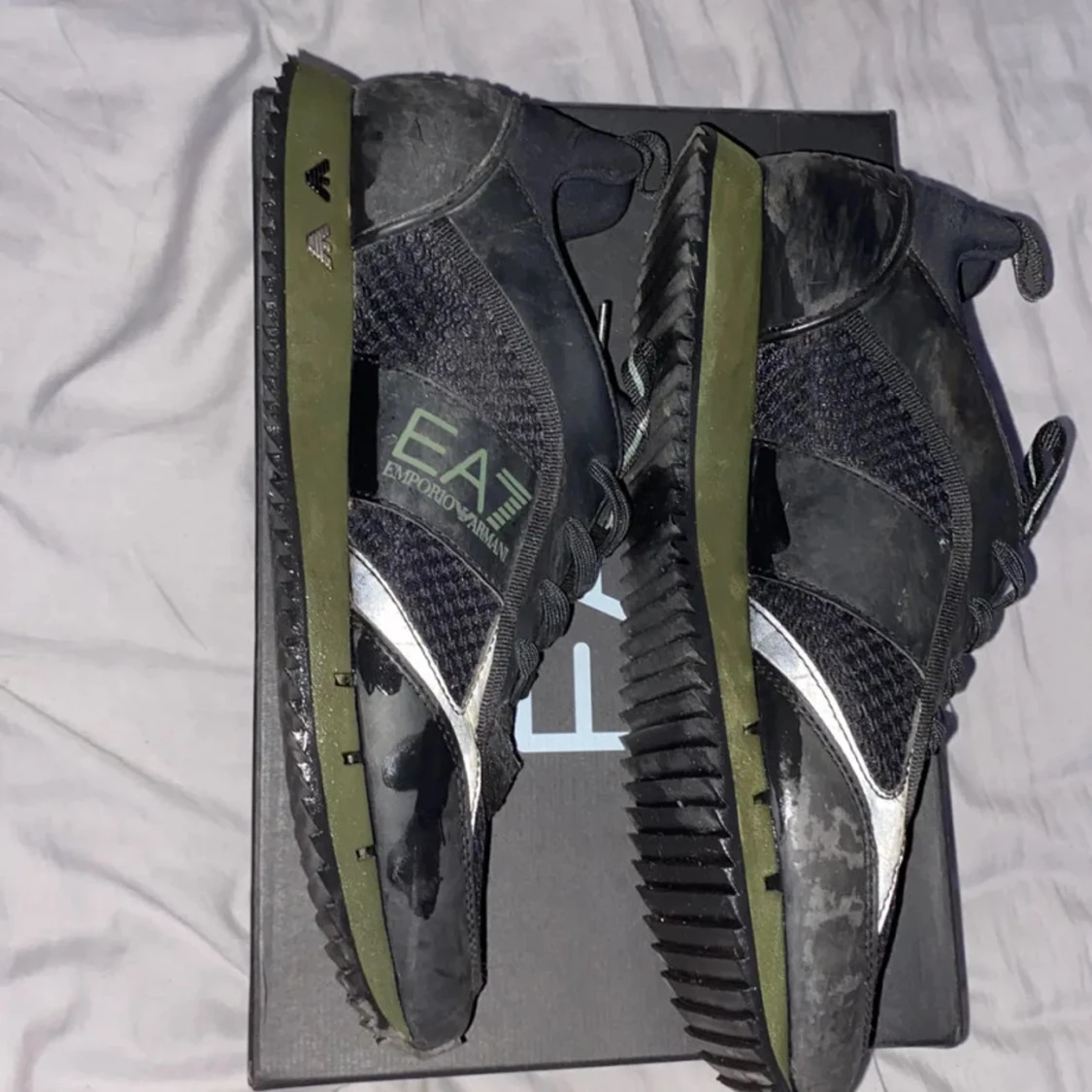 Svarta sneakers från EA7 Emporio Armani - 1