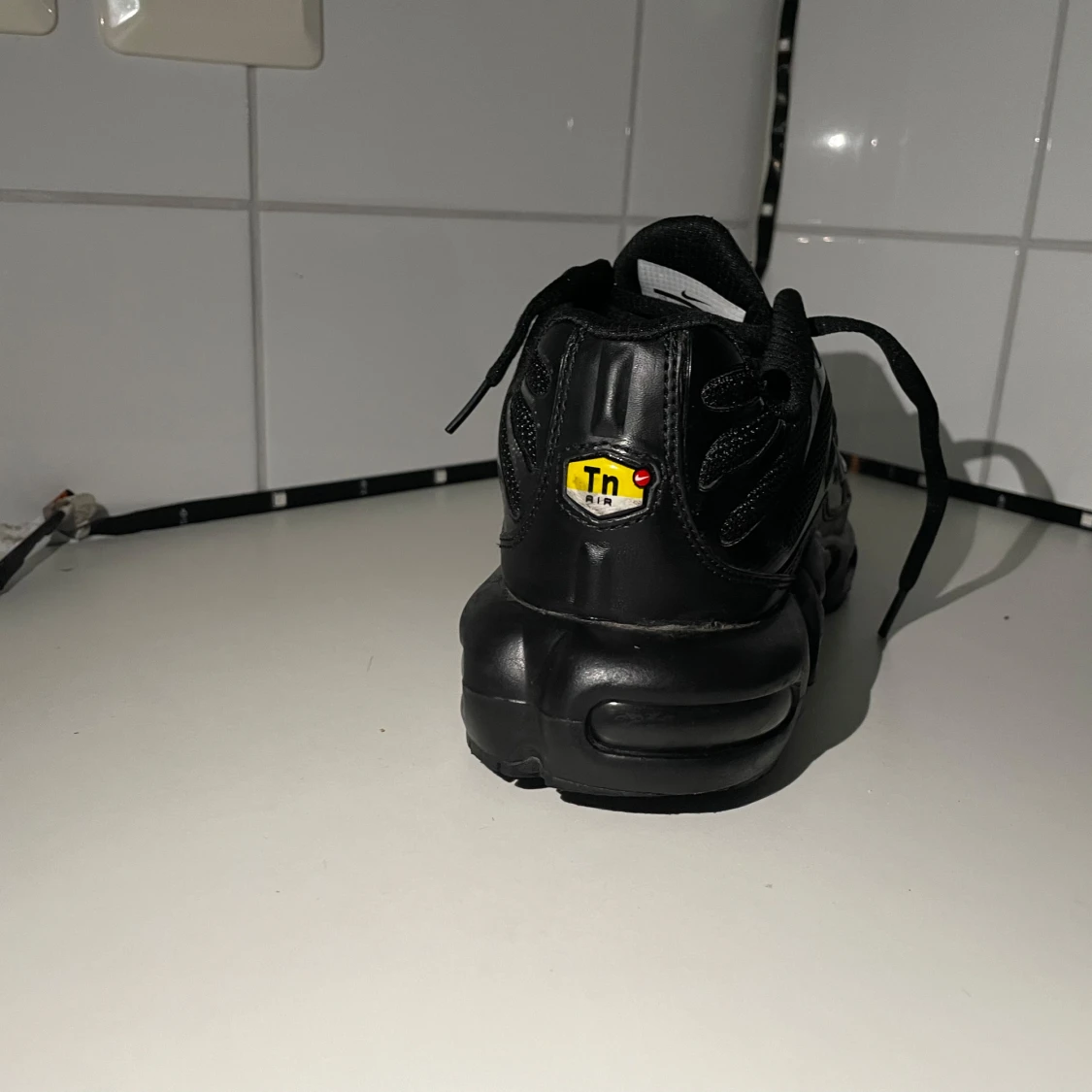 Nike Air Max Plus helsvarta sneakers - 3